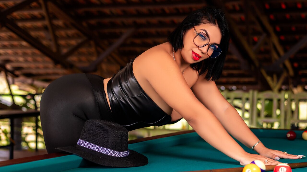 AlomdraSmitt Free Naked Private