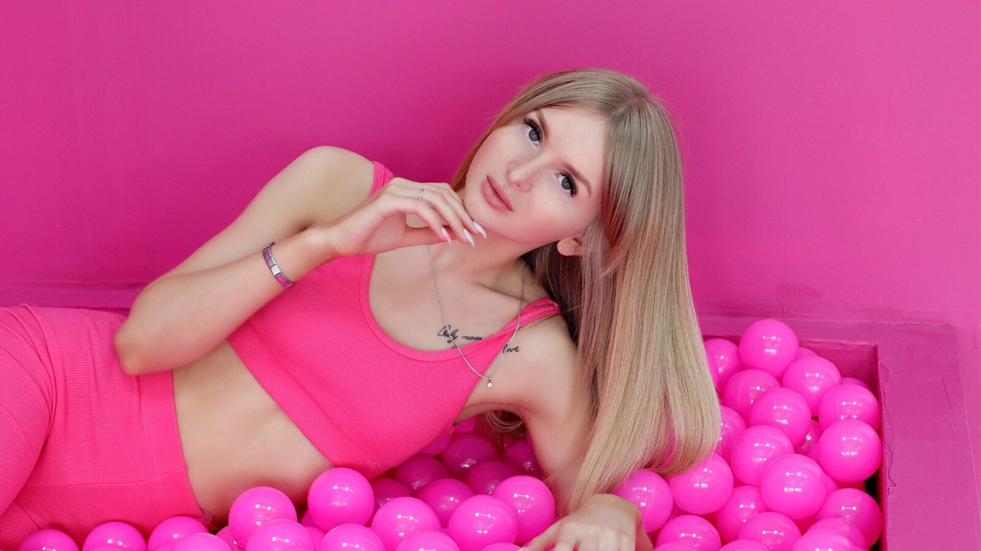 BellaLevante Free Naked Private