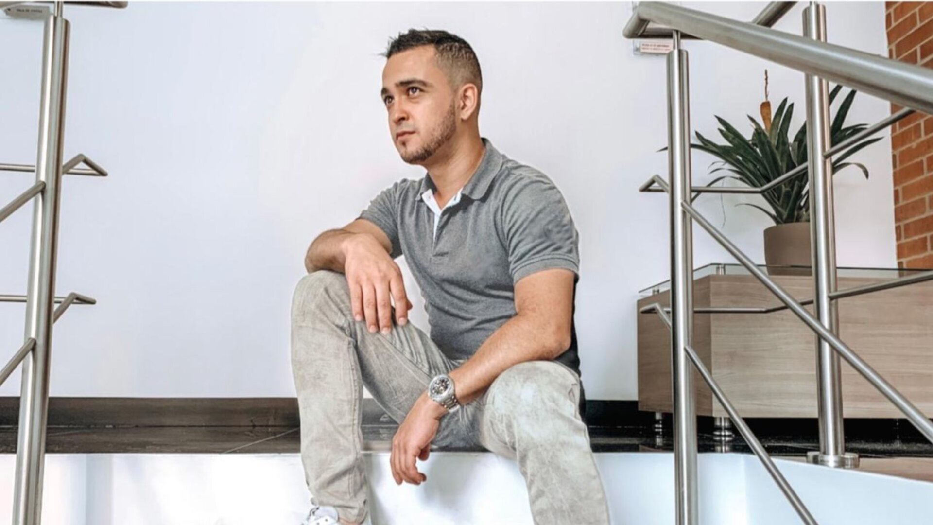 DemetrioBrown Free Naked Private