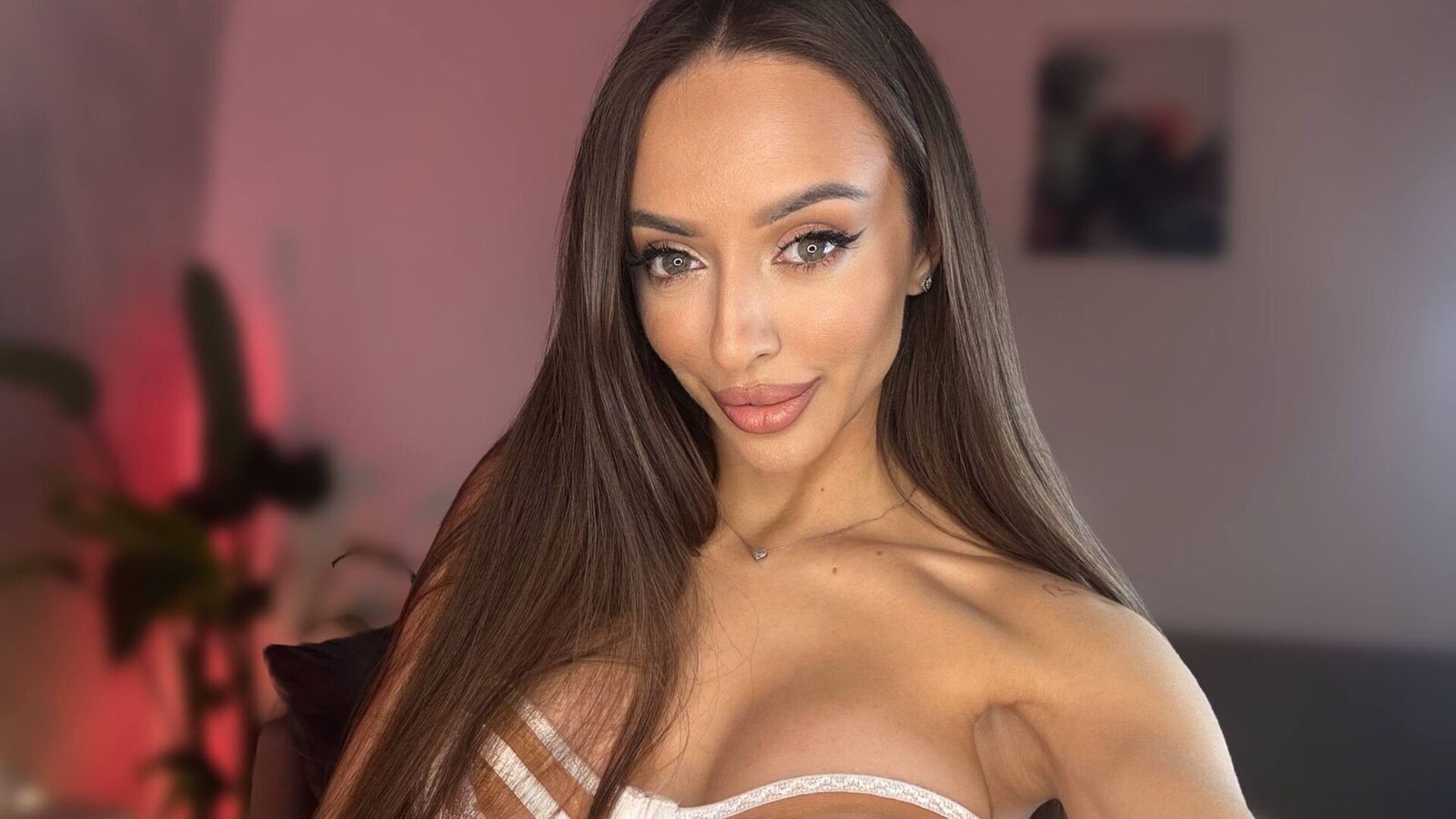 TynaAkira Free Naked Private