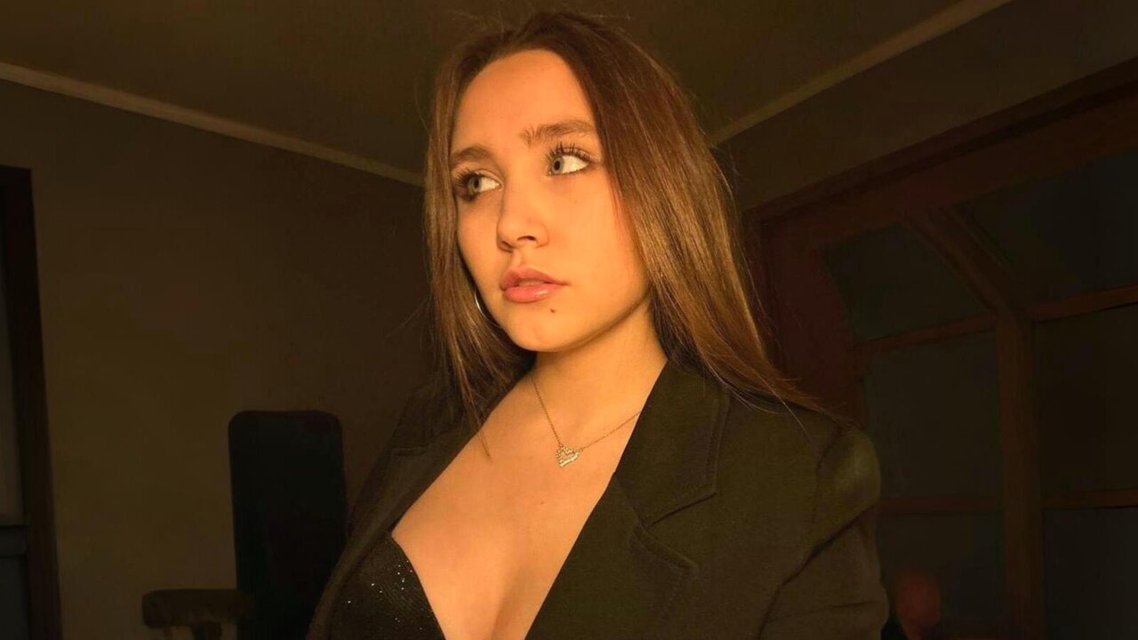 UdeleBroadhurst Free Naked Private