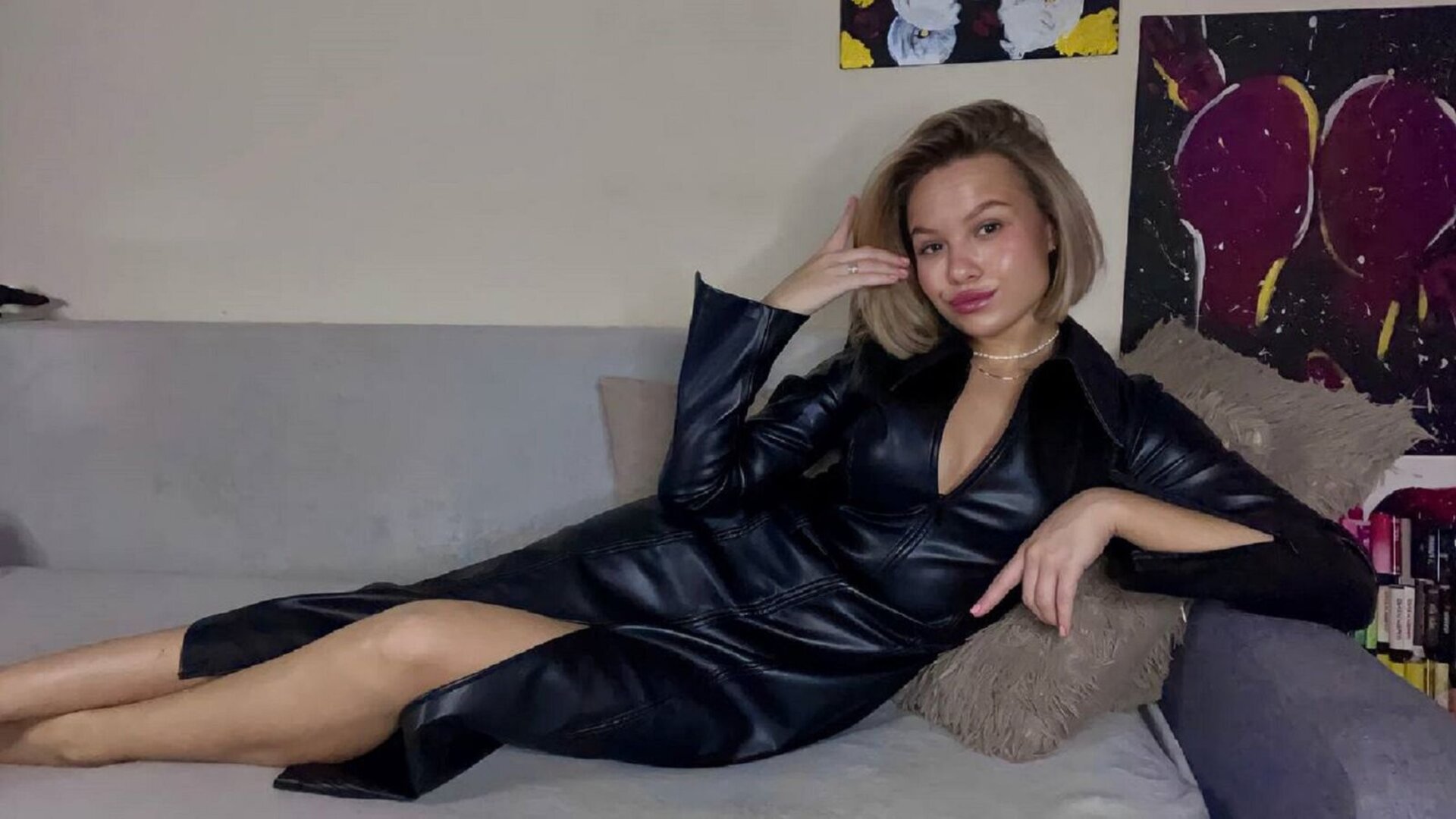 VikkiGoldi Free Naked Private